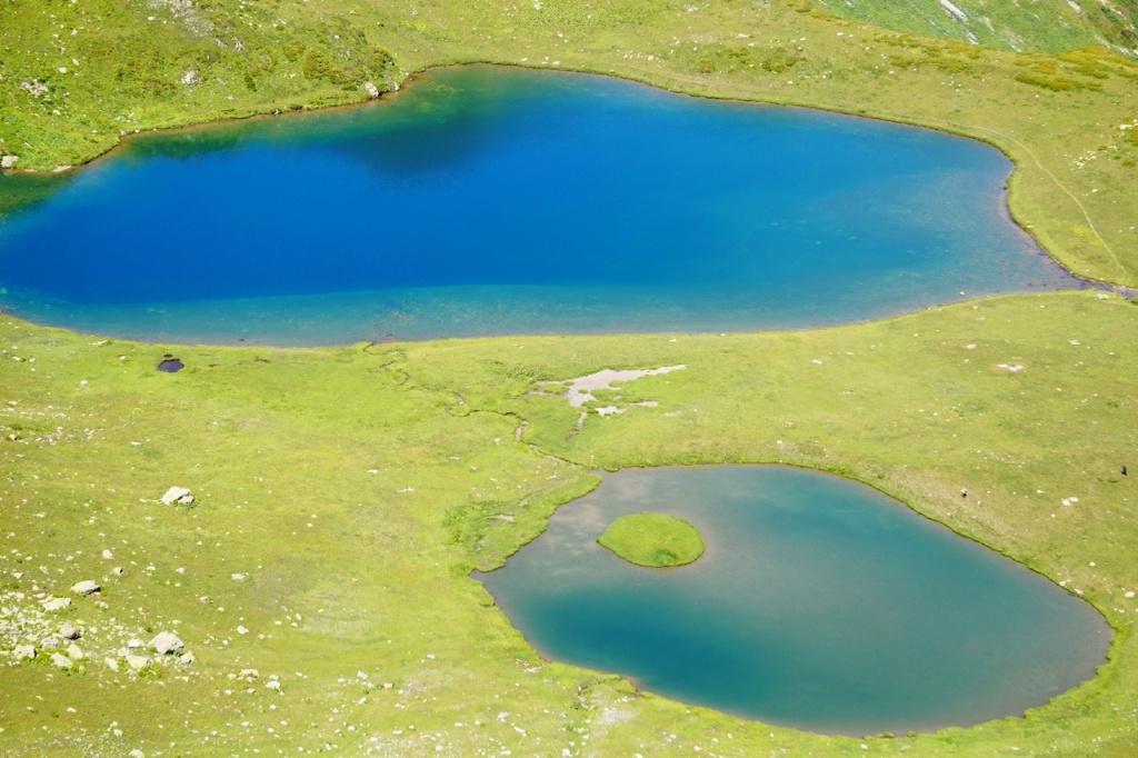 Озеро Султан и Астолдзы.jpg