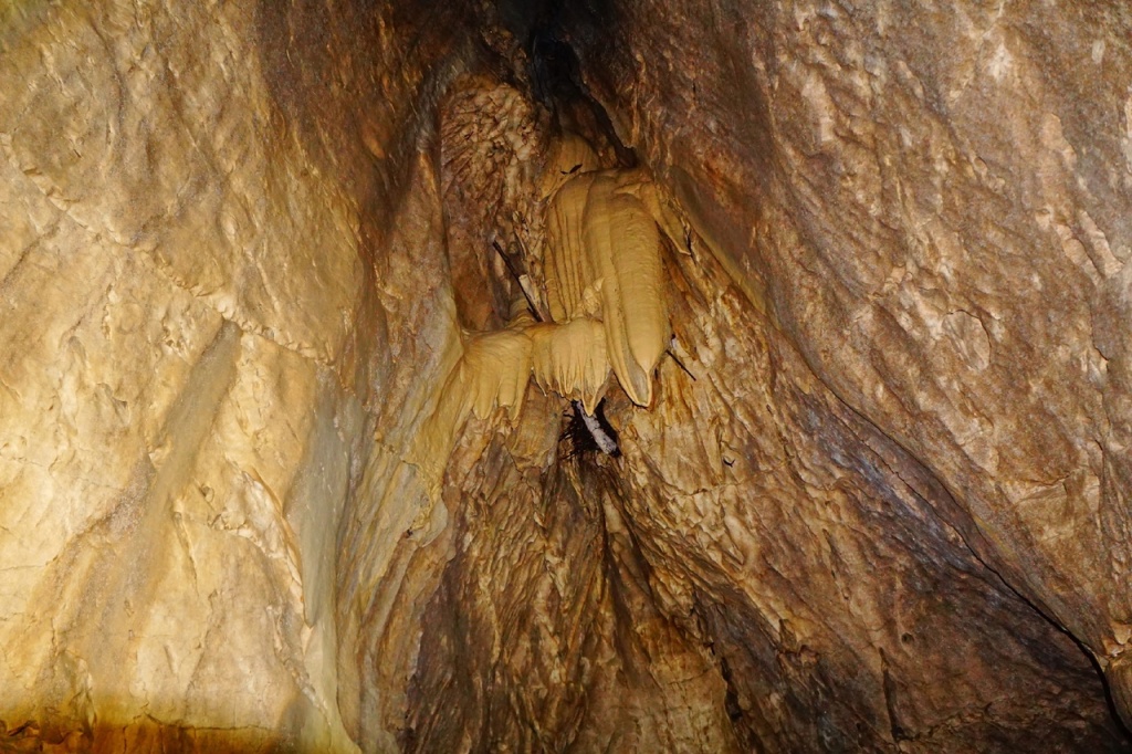 Пещера Холодная зал.jpg