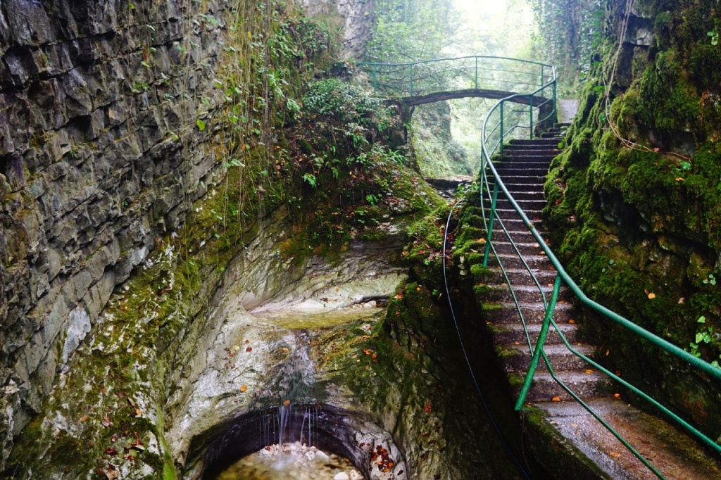 Ущелье Шицквары.jpg