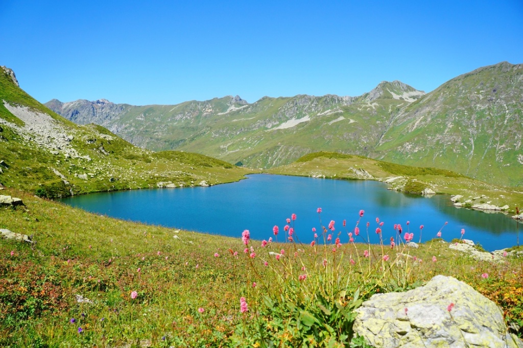 Озеро Мегасултан Долина Семи озер.jpg