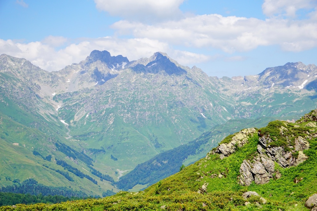 Ацетука вид на горы.jpg