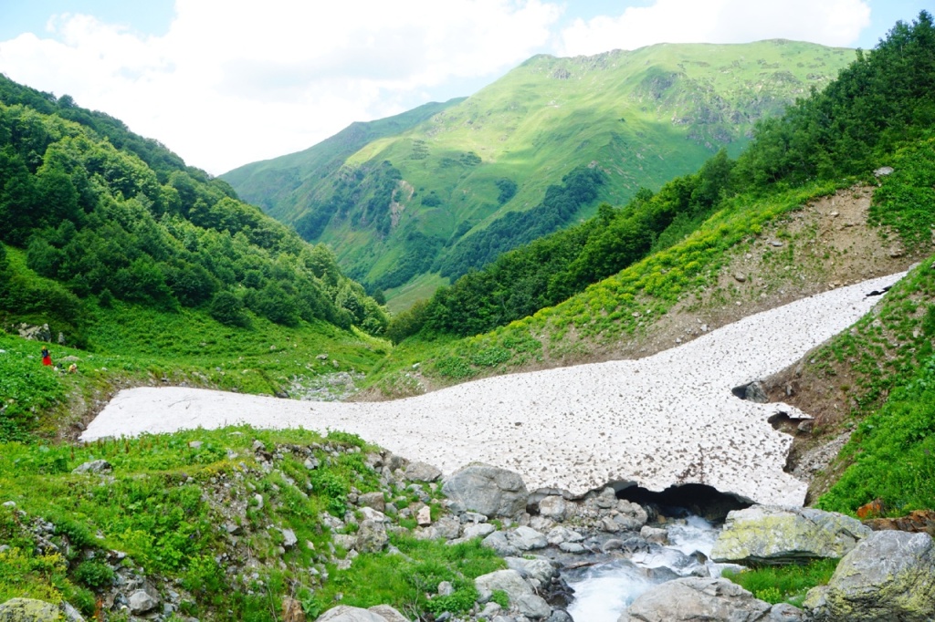 снежник река Ауадхара.jpg