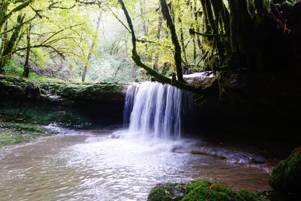 Кодорское ущелье, военно-сухумская дорога, шакуранский водопад, шакуранский каньон, шакуранская пещера, река Кодор, Кодор Абхазия, Шакуранский водопад Абхазия, Кодорское ущелье Абхазия