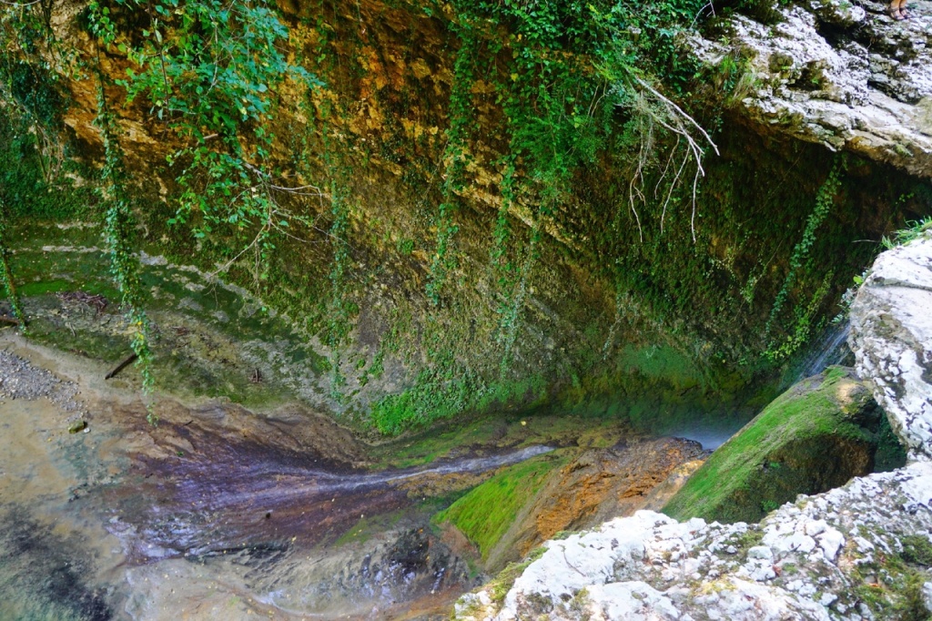 Барьяльский водопад сверху.jpg