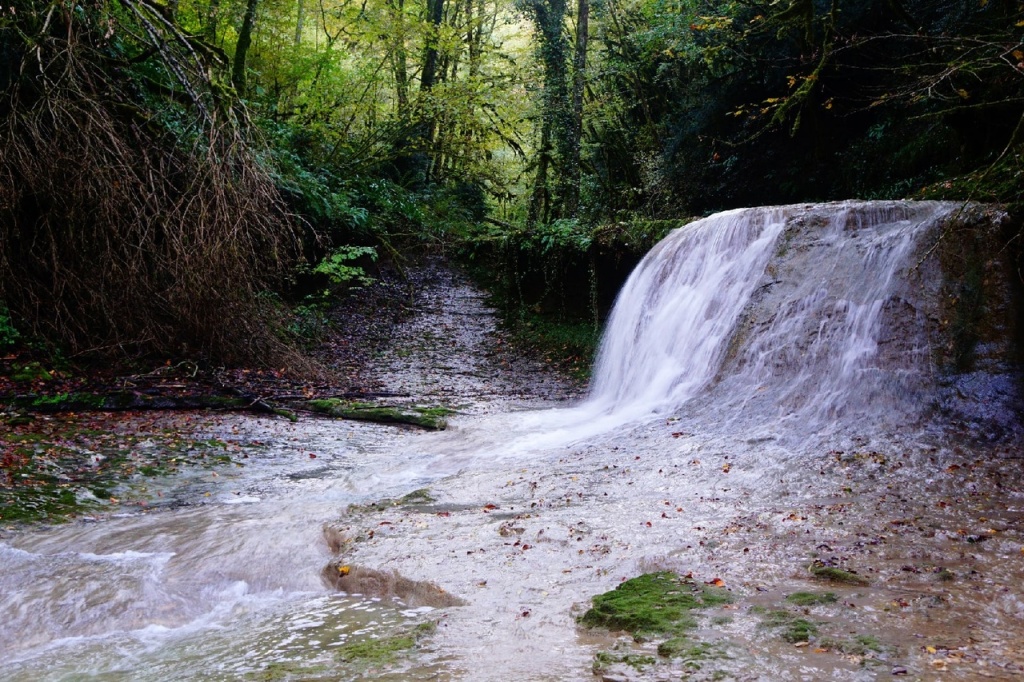 Кодорское ущелье, военно-сухумская дорога, шакуранский водопад, шакуранский каньон, шакуранская пещера, река Кодор, Кодор Абхазия, Шакуранский водопад Абхазия, Кодорское ущелье Абхазия