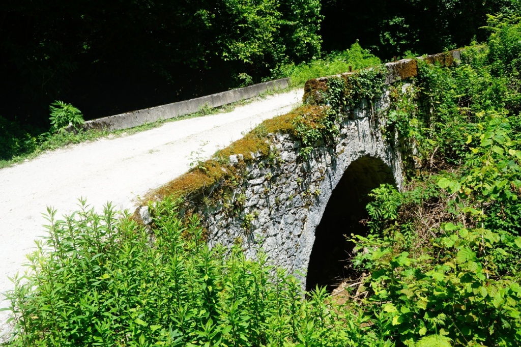 Четвертый арочный мост Анхуа.jpg