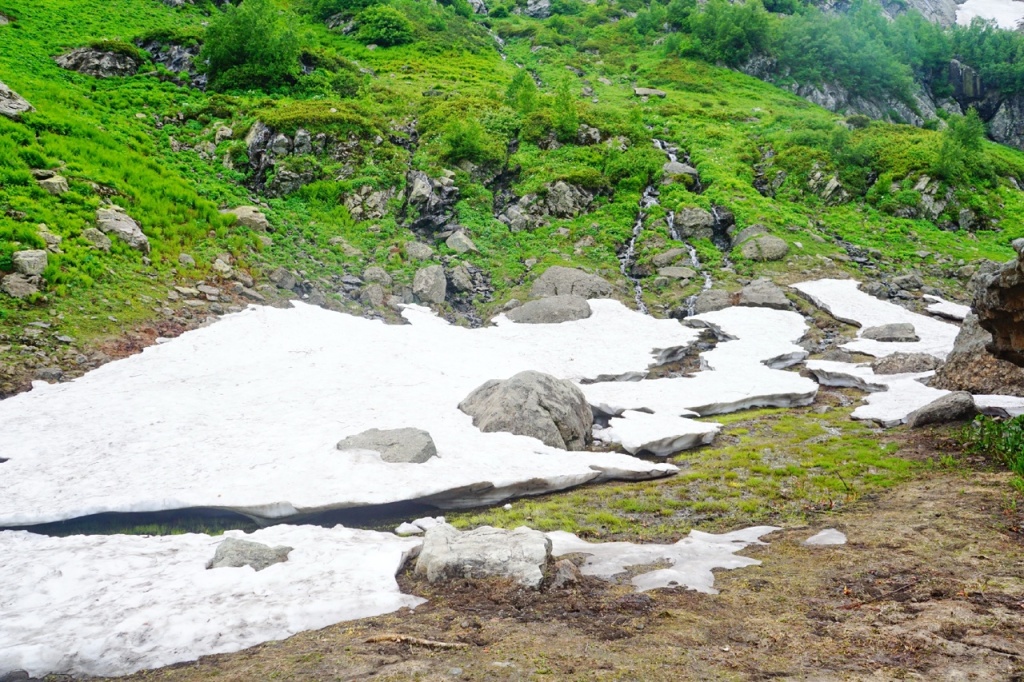 озеро Мзы снежник.jpg