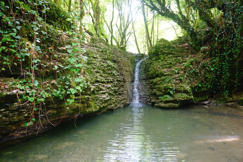 Верхний Малый Мачарский водопад.jpg